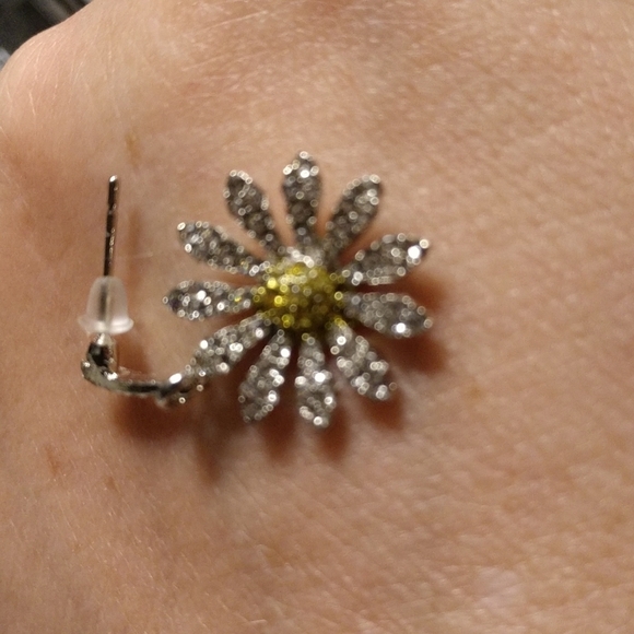 Beautiful Daisy Dangle Drop Earrings Bling Silver-tone Yellow Rhinestone Flower - Picture 9 of 12